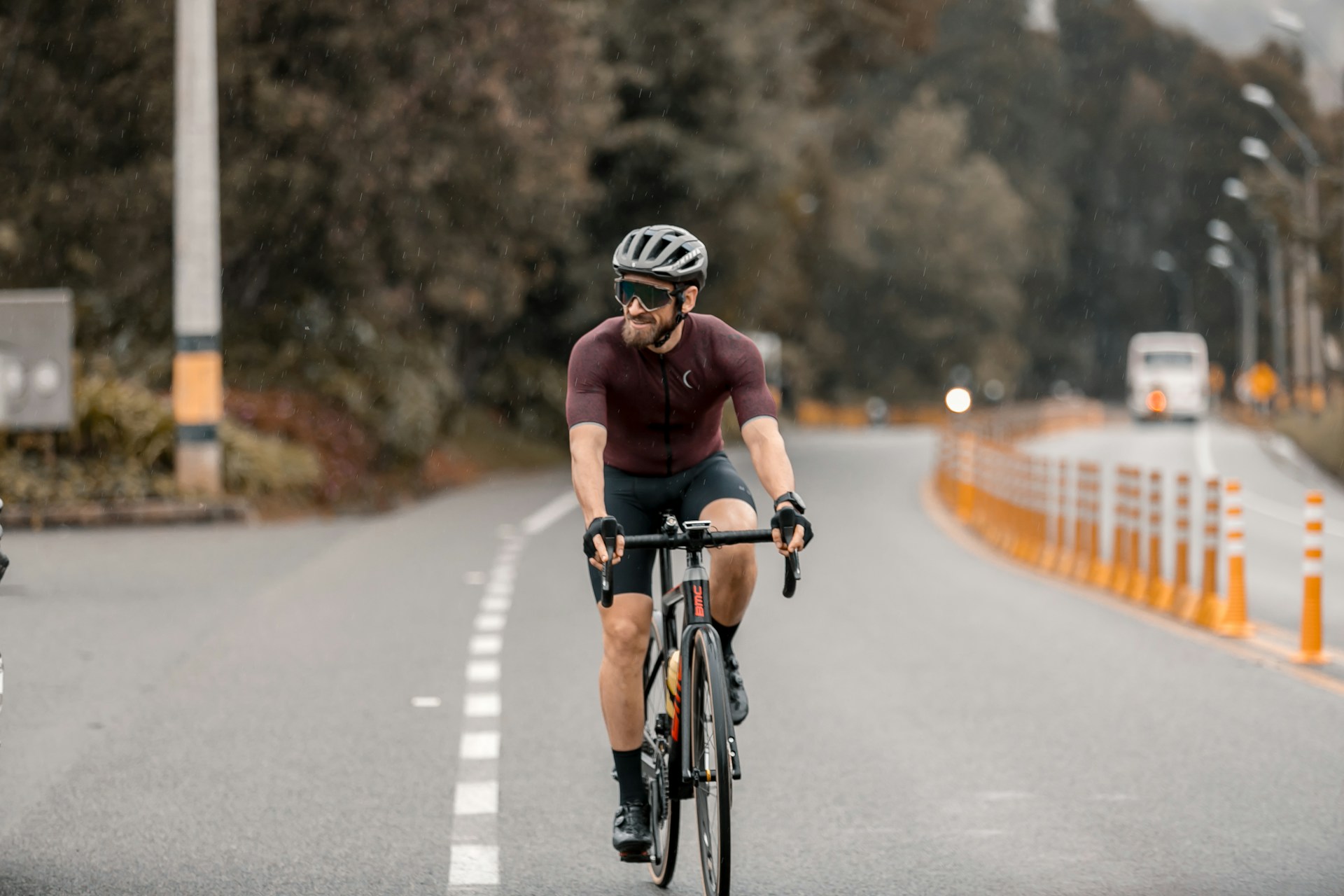 I migliori caschi da ciclismo su strada sotto i 150€ con tecnologia MIPS